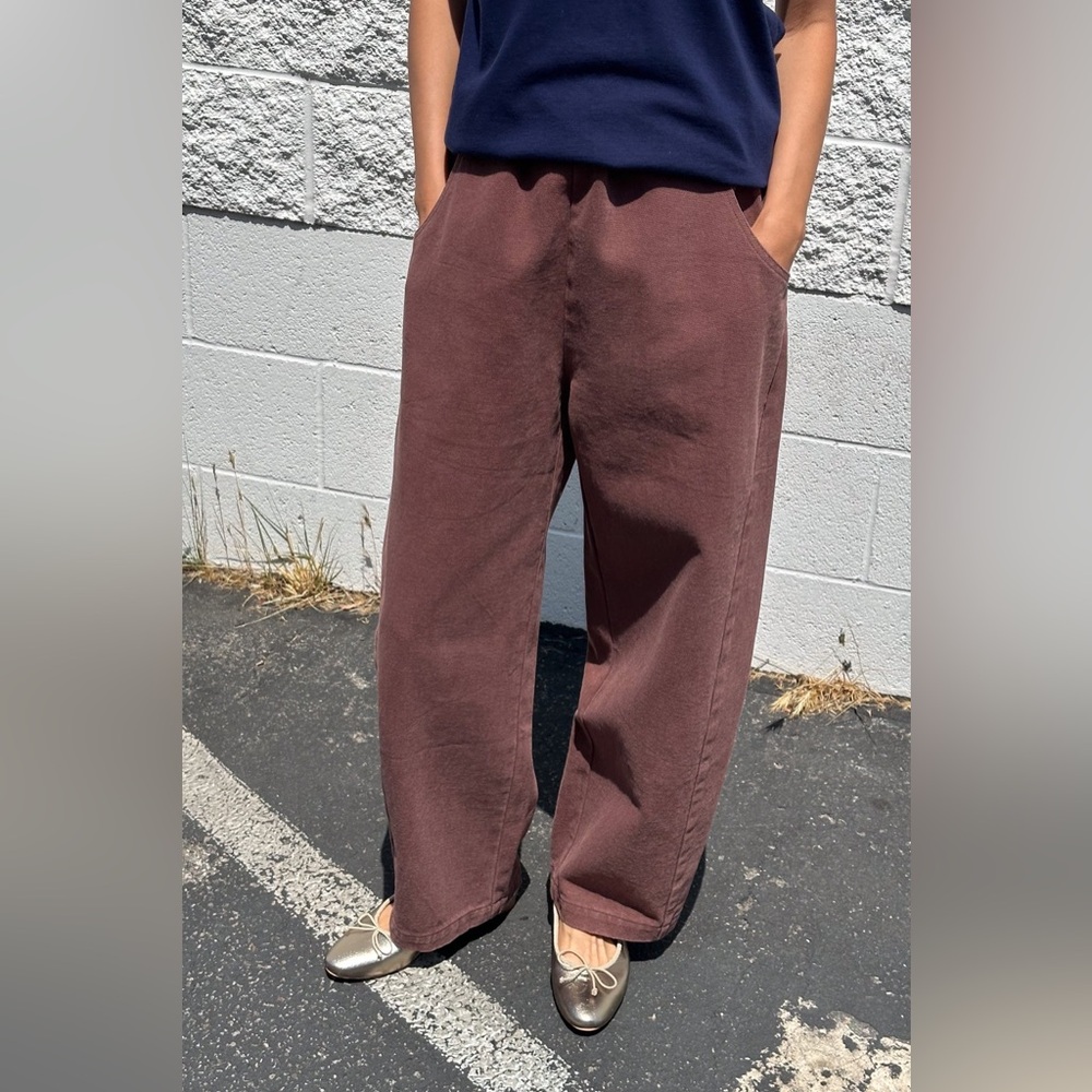LE BON SHOPPE ARC PANTS. CHOCOLATE